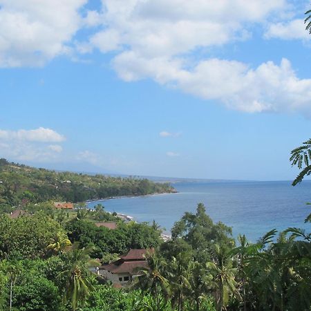 Barong Cafe Bungalow And Restaurant Amed  Exterior photo