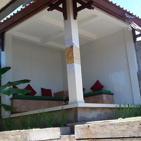 Barong Cafe Bungalow And Restaurant Amed  Room photo