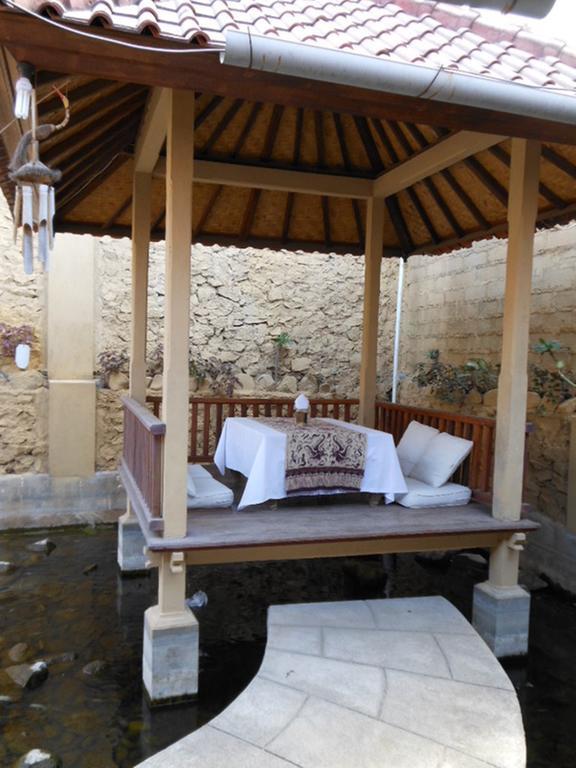 Barong Cafe Bungalow And Restaurant Amed  Exterior photo