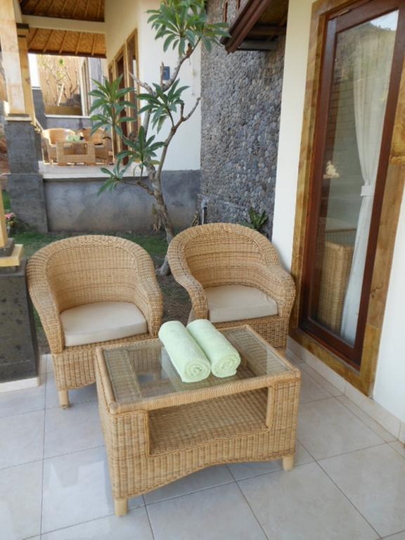 Barong Cafe Bungalow And Restaurant Amed  Exterior photo