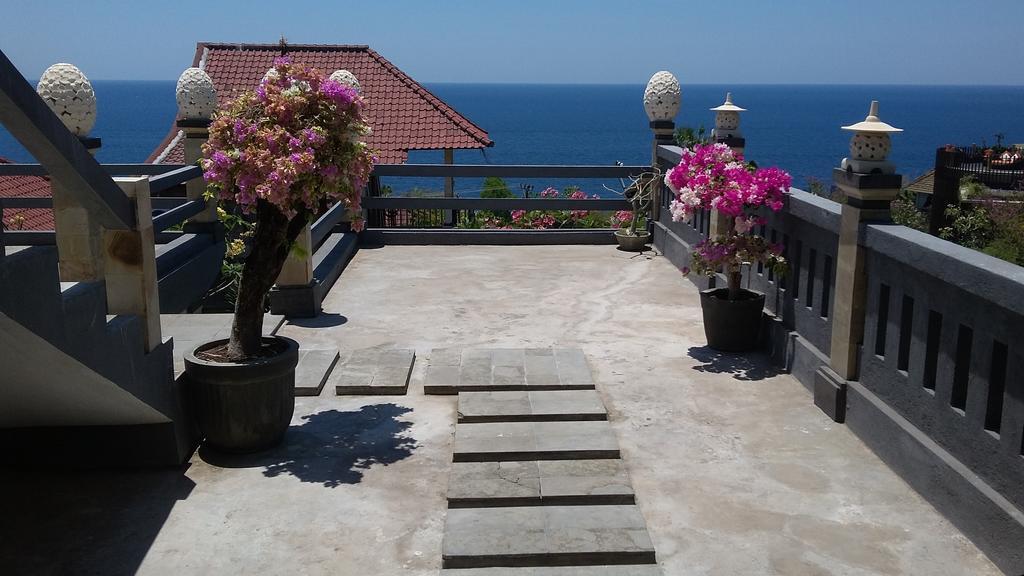 Barong Cafe Bungalow And Restaurant Amed  Exterior photo