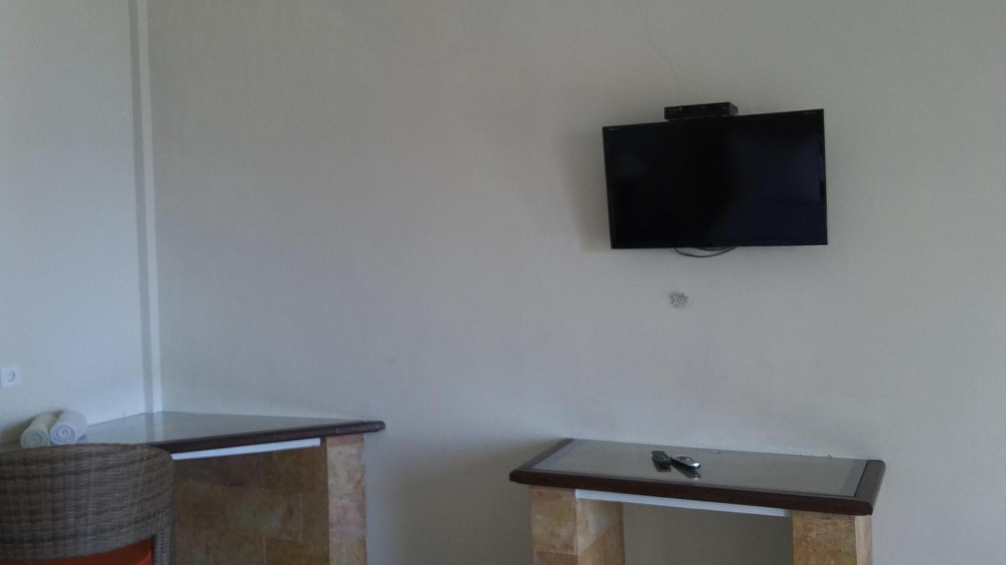 Barong Cafe Bungalow And Restaurant Amed  Room photo
