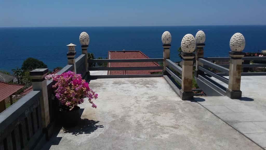 Barong Cafe Bungalow And Restaurant Amed  Exterior photo