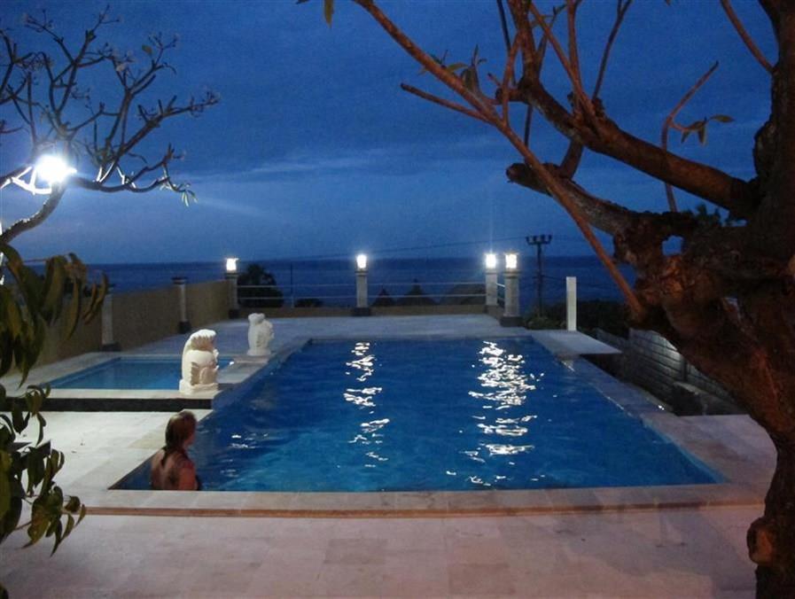 Barong Cafe Bungalow And Restaurant Amed  Exterior photo