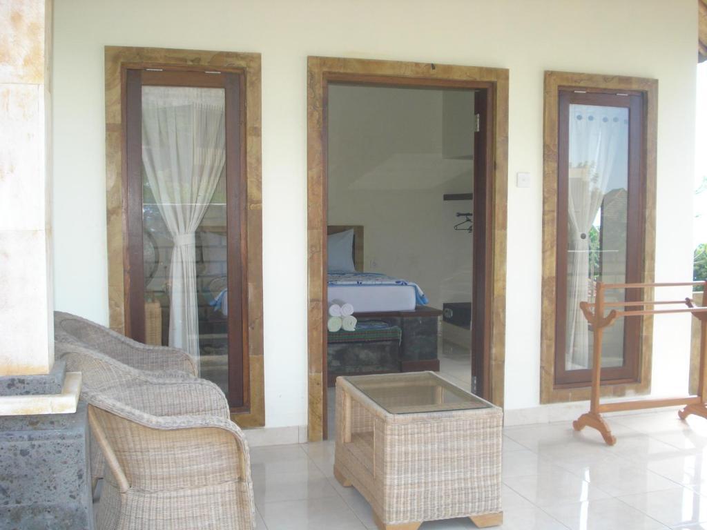 Barong Cafe Bungalow And Restaurant Amed  Room photo
